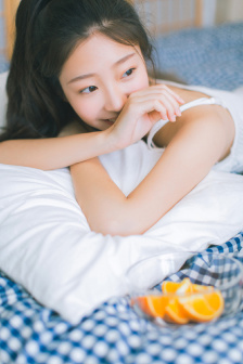 女生裸妆BB